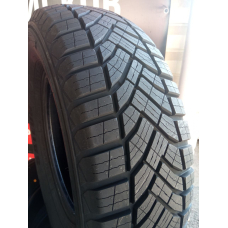Michelin Agilis CrossClimate 215/65R15C 104/102T