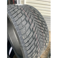 Arivo Ice Claw ARW7 275/40R22 107T