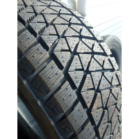 Bridgestone Blizzak DM-V2 265/45R21 104T
