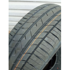 Kumho Ecsta HS52 215/55R16 93V